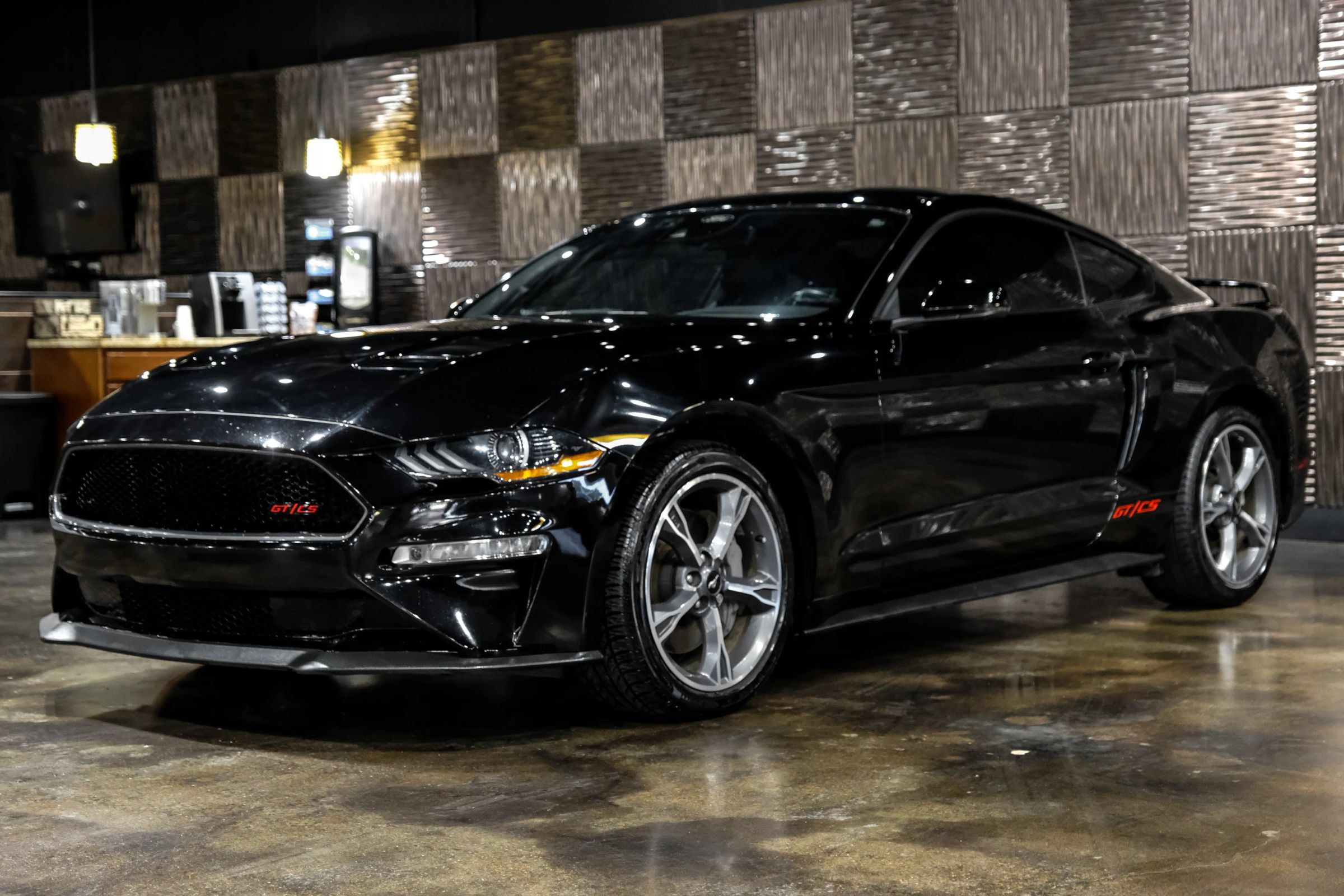 Used 2022 Ford Mustang GT Premium w/ Equipment Group 401A RWD image 4