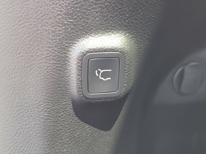 Used 2023 Jeep Cherokee Altitude Lux AWD/4WD image 12