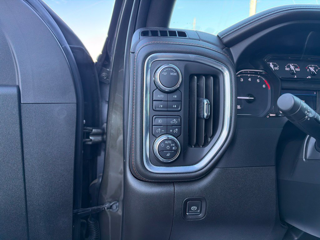 Used 2022 GMC Sierra 2500 AT4 AWD/4WD image 12