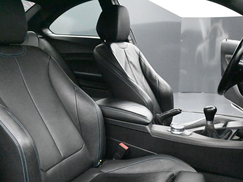 Used 2017 BMW M2 image 2