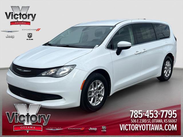 Certified 2022 Chrysler Voyager LX image 1