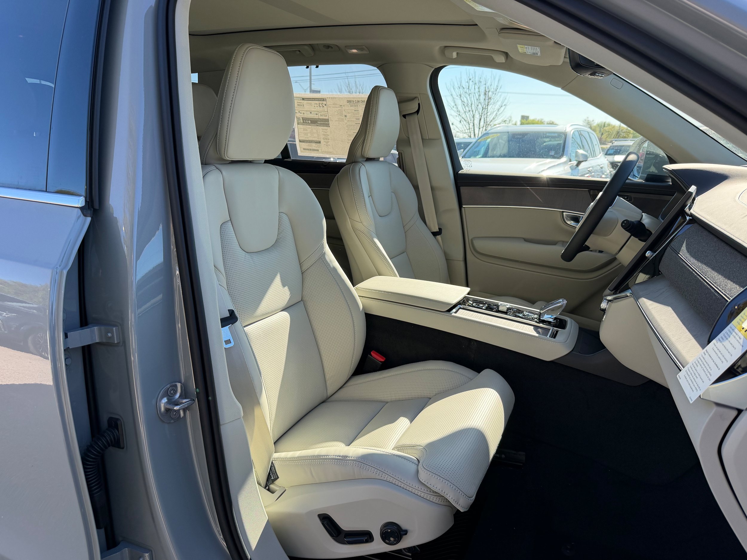 New 2026 Volvo XC90 B6 Ultra w/ Protection Package AWD/4WD image 8