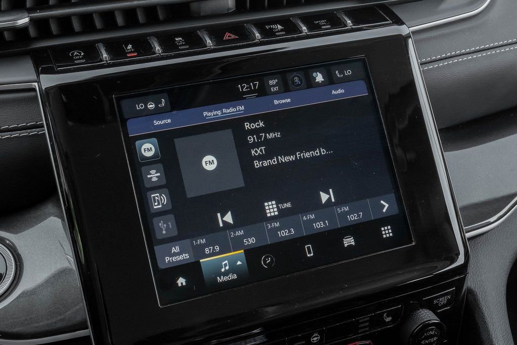 Used 2022 Jeep Grand Cherokee Laredo w/ Luxury Tech Group I image 37