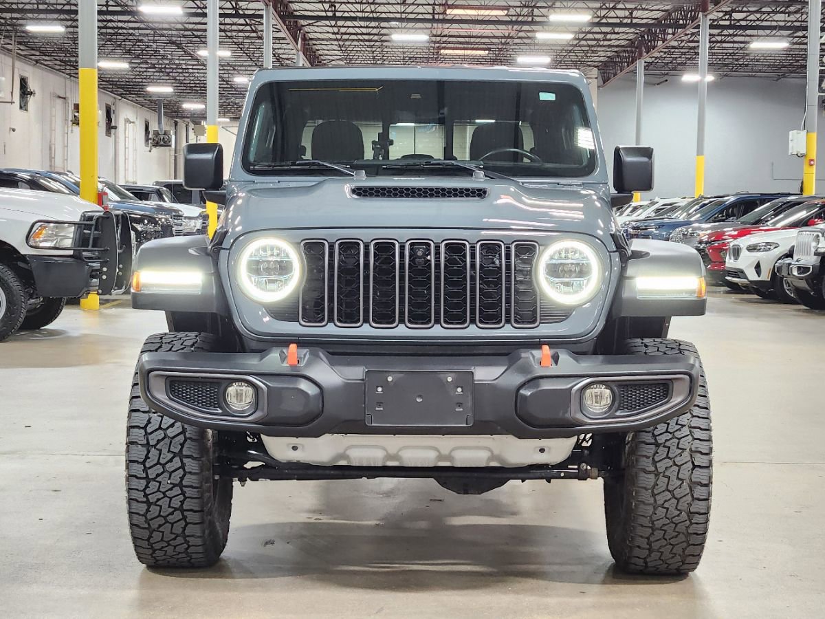 Used 2024 Jeep Gladiator Mojave w/ Technology Group AWD/4WD image 2