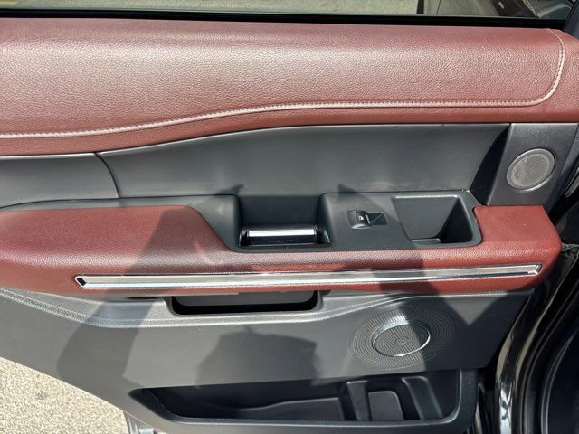 Used 2023 Ford Expedition Limited image 31