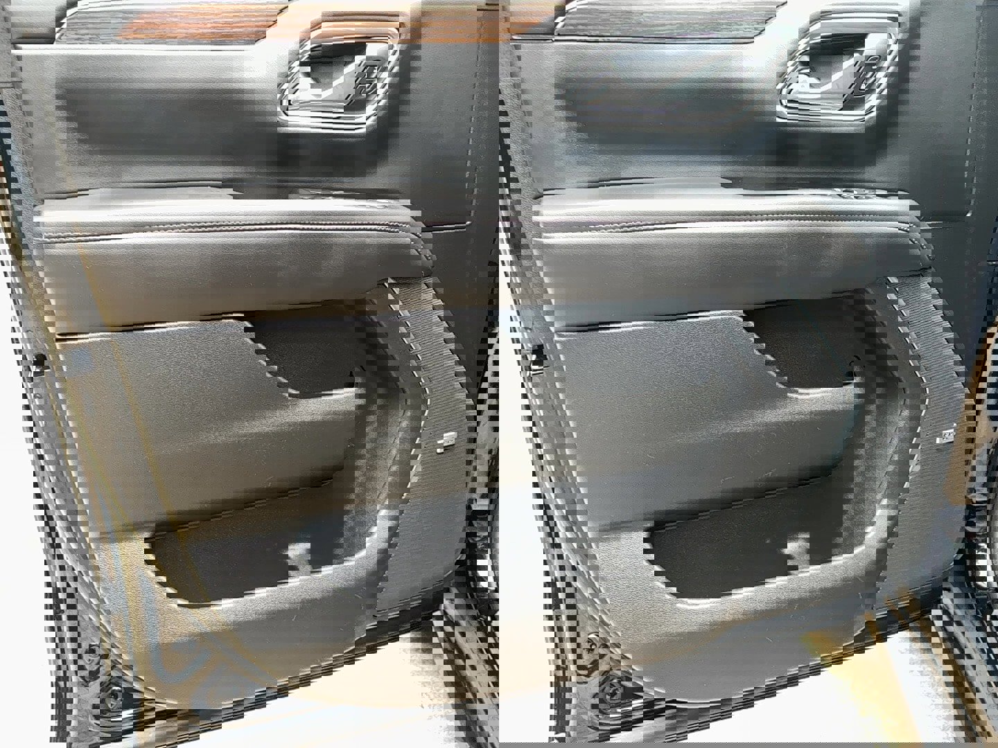 Used 2021 Chevrolet Suburban High Country w/ Premium Package image 20