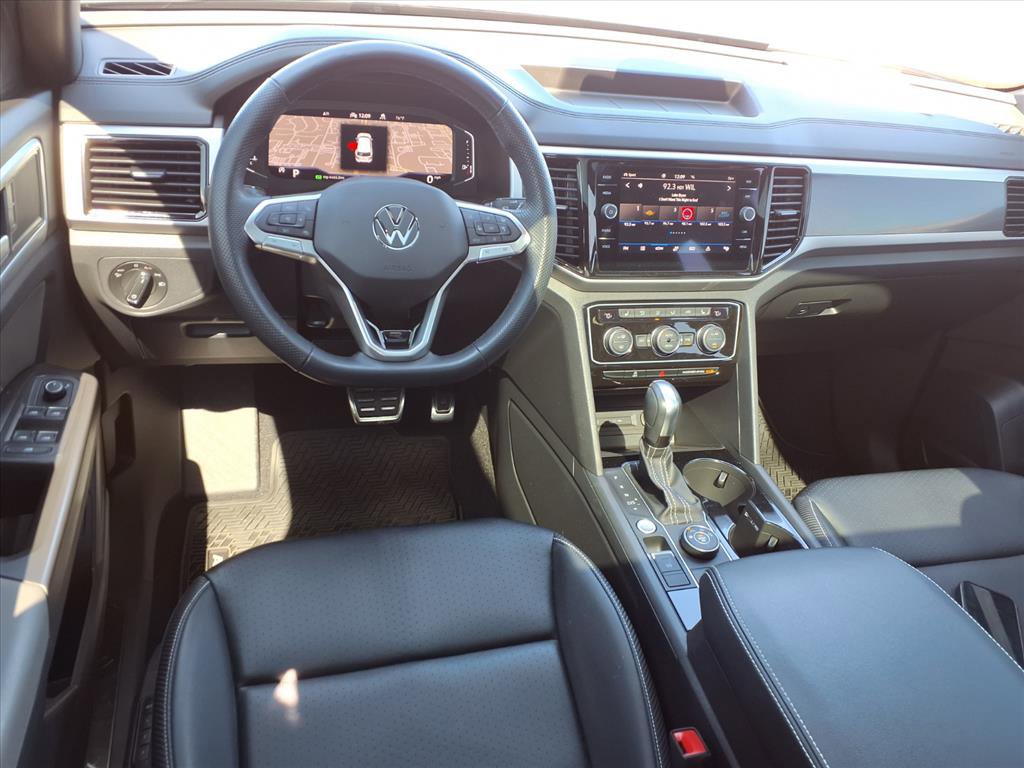 Used 2023 Volkswagen Atlas Cross Sport SEL R-Line image 4