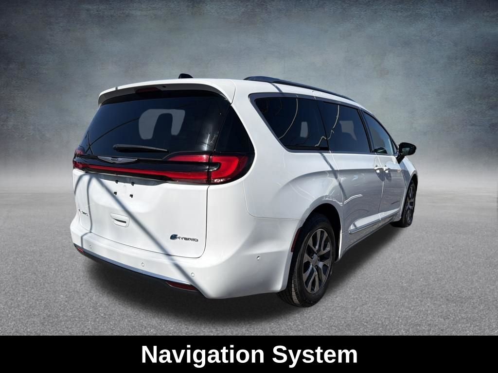 Used 2023 Chrysler Pacifica Pinnacle image 6