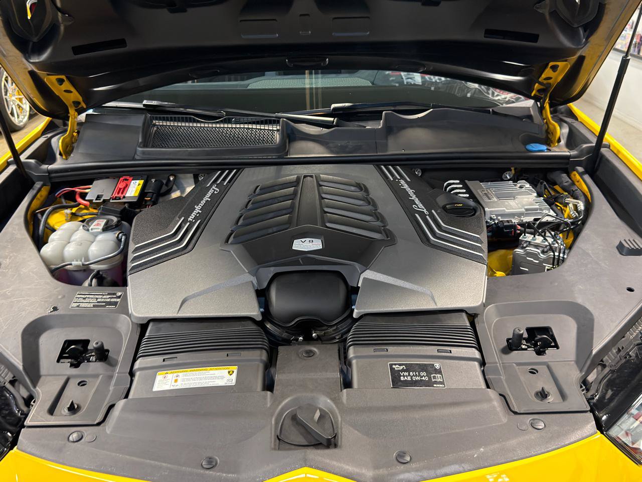 Used 2023 Lamborghini Urus Performante AWD/4WD image 36
