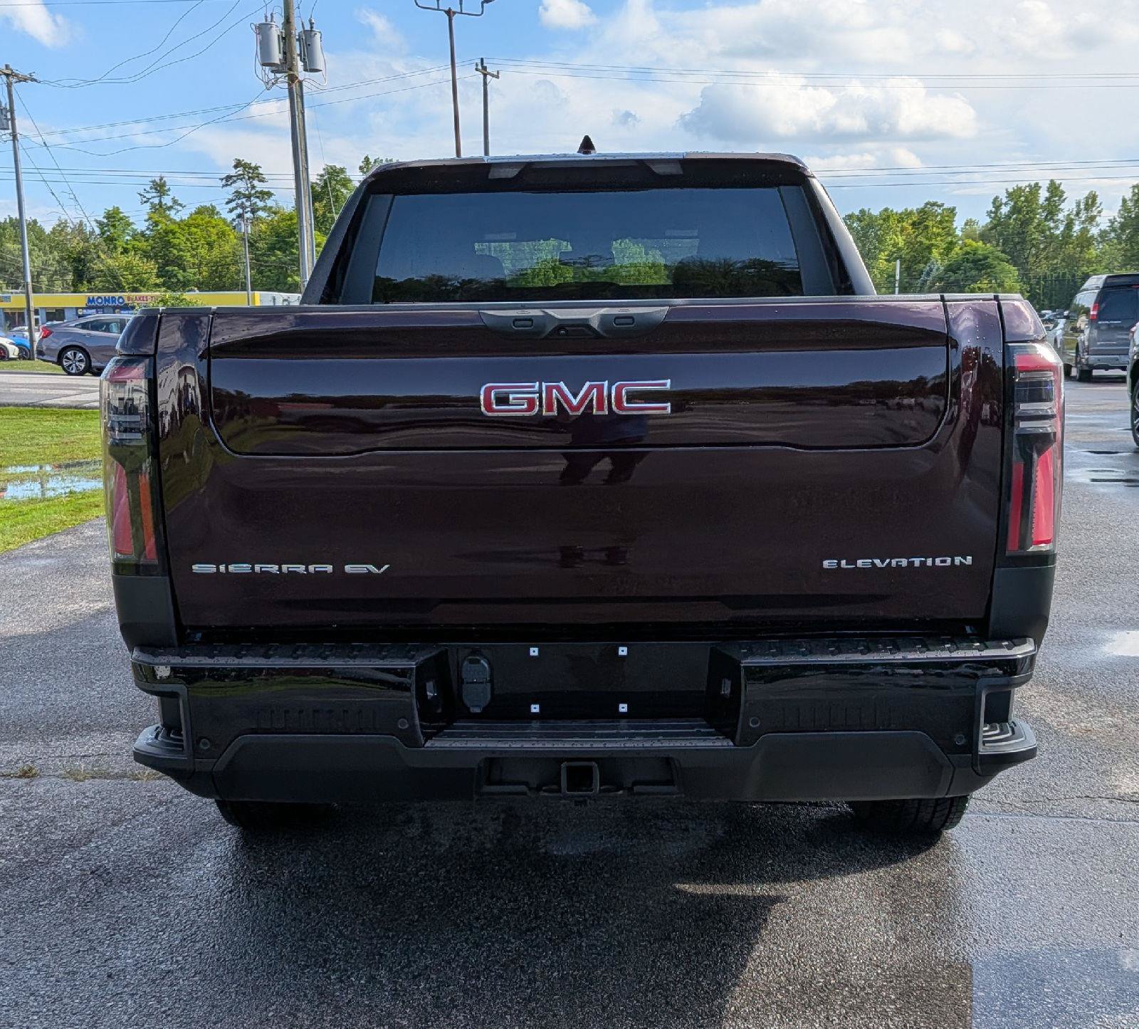 Used 2026 GMC Sierra EV Elevation AWD/4WD image 9