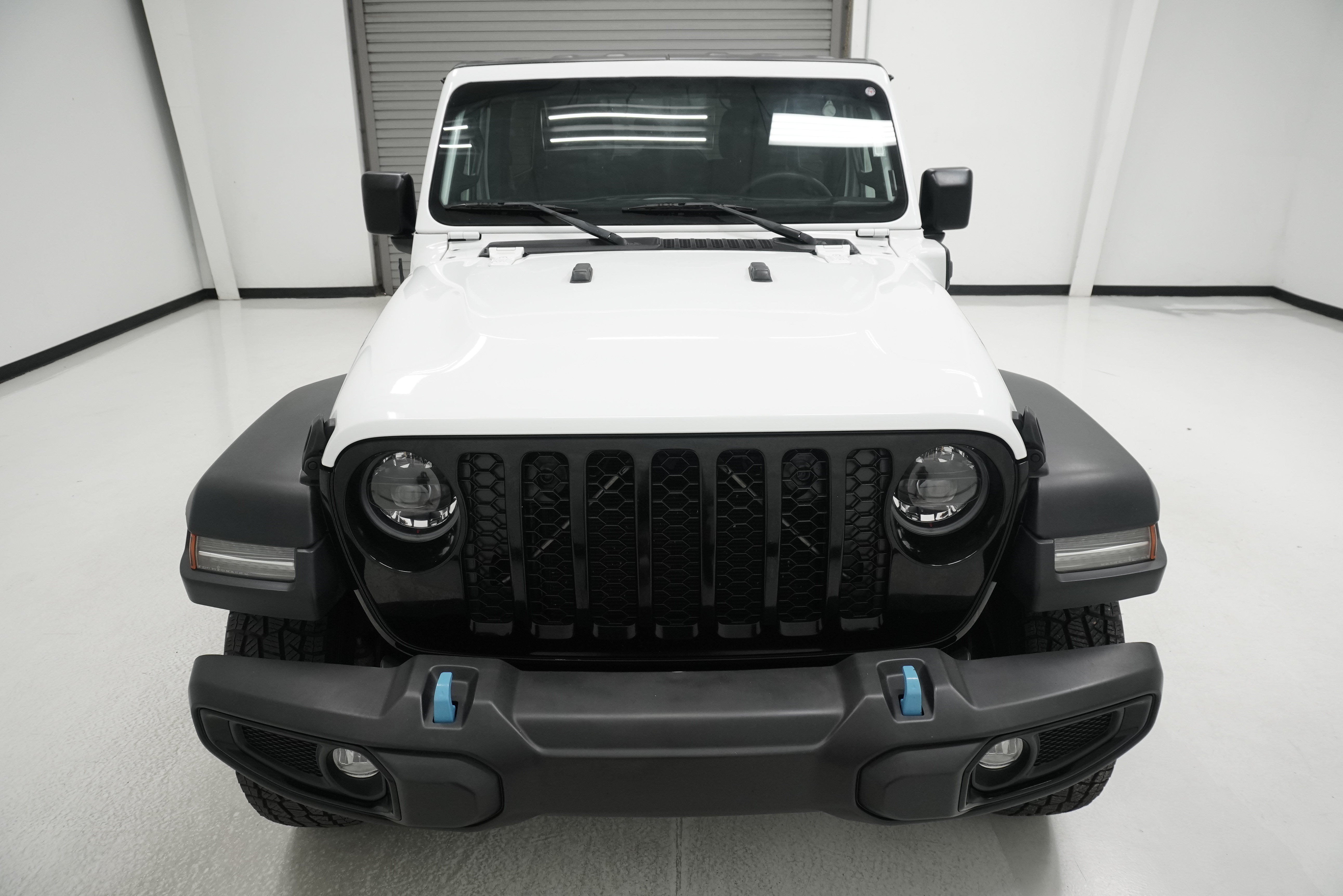 Used 2023 Jeep Wrangler Unlimited AWD/4WD image 2