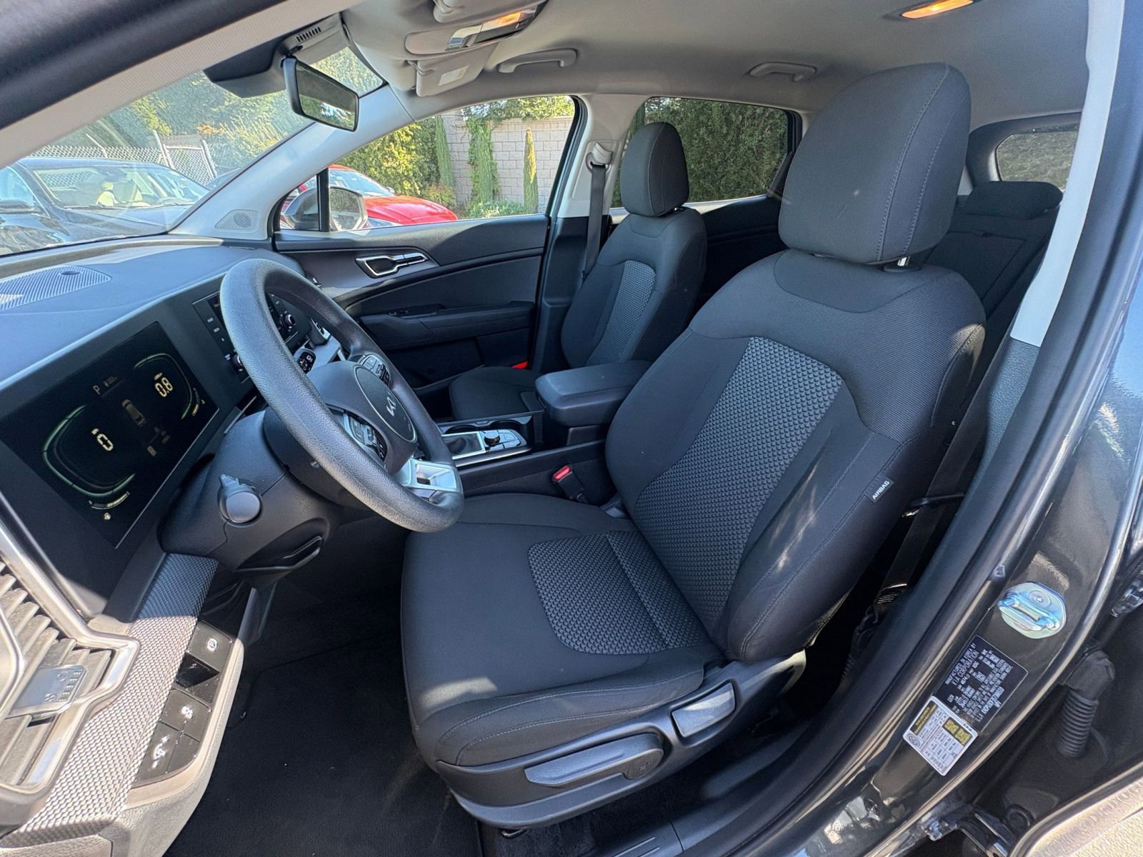 Used 2025 Kia Sportage LX image 35