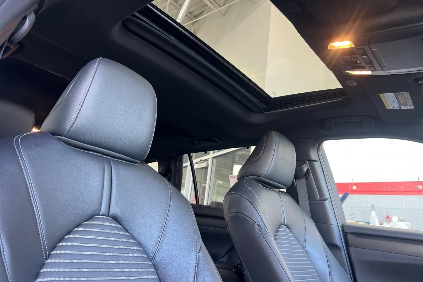 Certified 2025 Toyota Highlander XSE AWD/4WD image 15