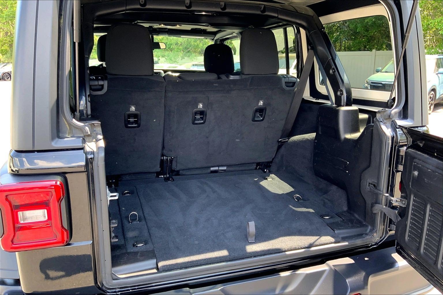 Used 2019 Jeep Wrangler Unlimited Sport AWD/4WD image 37