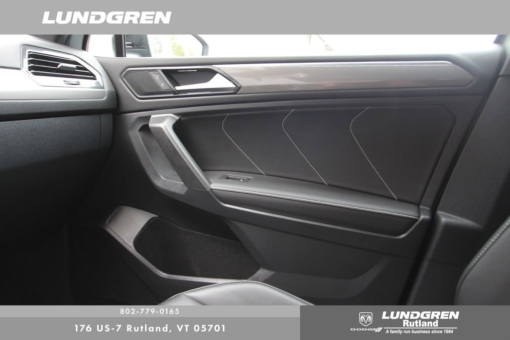 Used 2023 Volkswagen Tiguan SE R-Line image 32