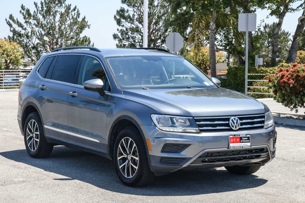 Used 2020 Volkswagen Tiguan SE w/ Panoramic Sunroof Package FWD image 3