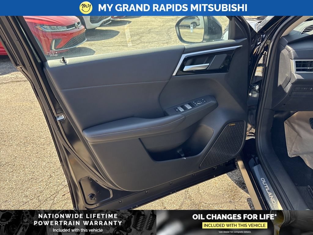 New 2026 Mitsubishi Outlander SE AWD/4WD image 9