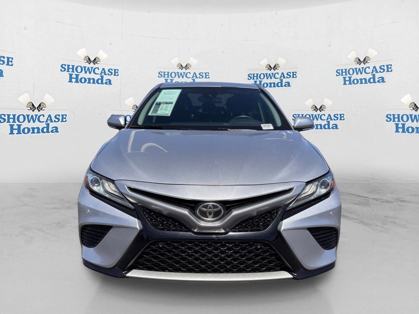 Used 2018 Toyota Camry XSE FWD image 6
