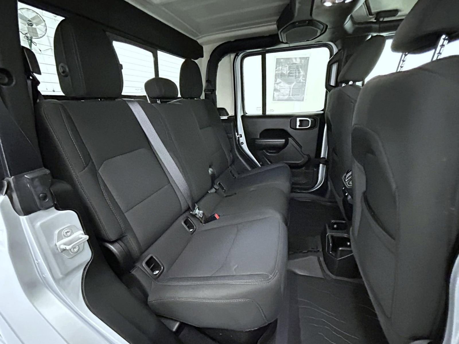 Used 2022 Jeep Gladiator Willys image 18