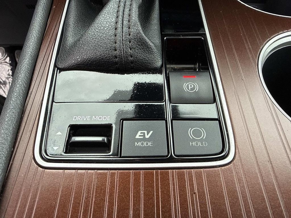 Used 2023 Toyota Sienna XLE image 33