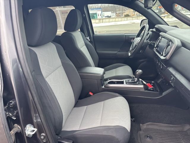 Used 2021 Toyota Tacoma TRD Off-Road image 12
