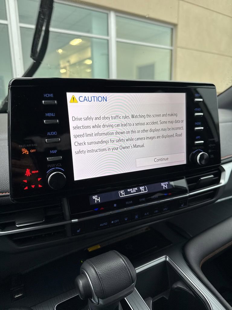 Used 2022 Toyota Sienna XSE w/ XSE Plus Package image 19