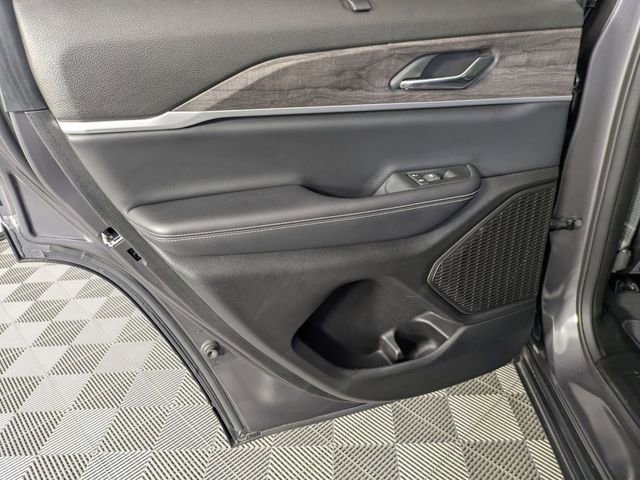 Certified 2024 Jeep Grand Cherokee Limited w/ Luxury Tech Group II image 25