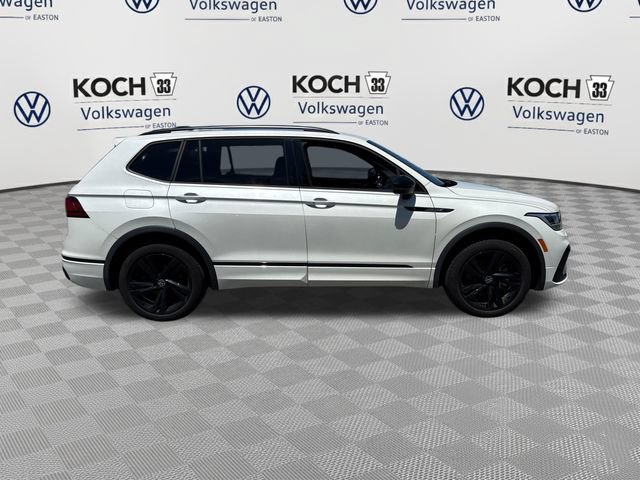 Used 2024 Volkswagen Tiguan SE R-Line AWD/4WD image 9