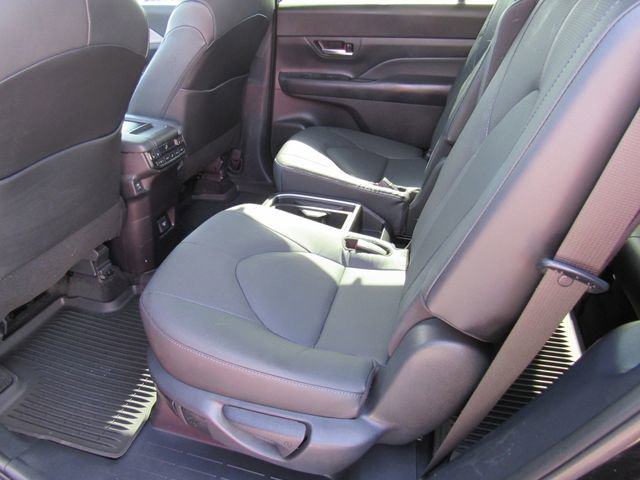 Used 2024 Toyota Grand Highlander AWD image 16