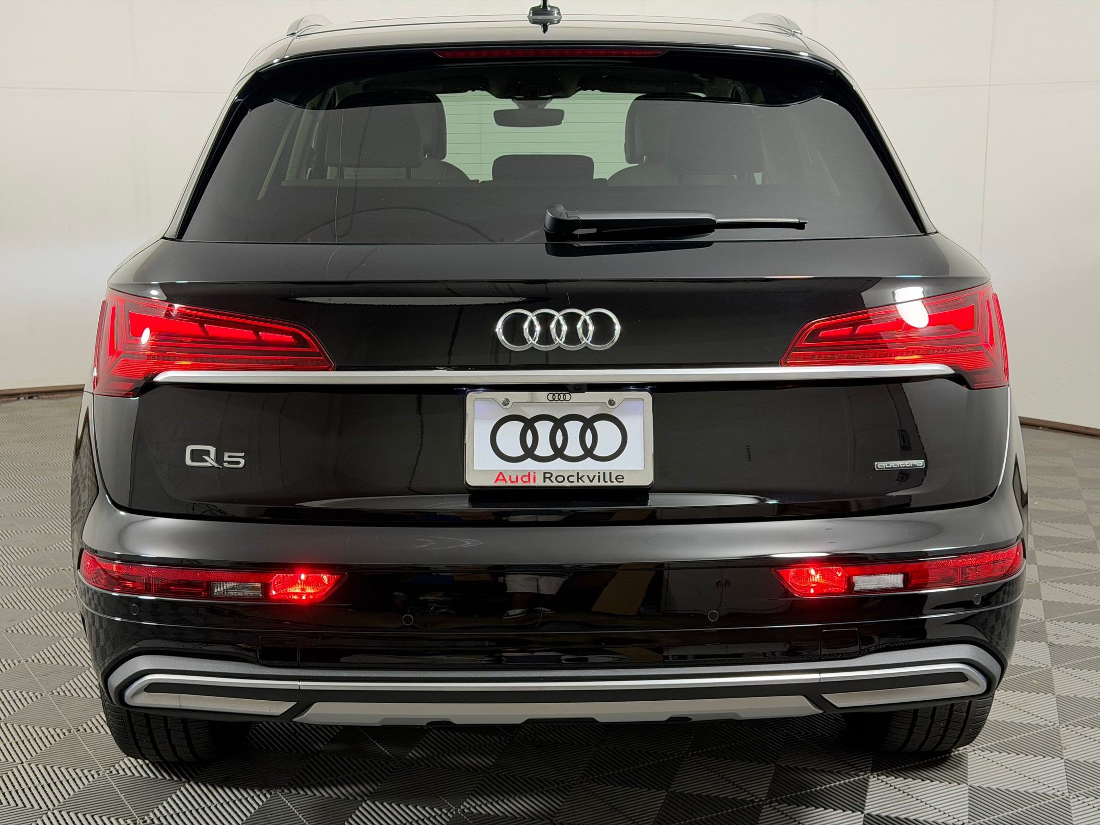 Used 2023 Audi Q5 2.0T Premium w/ Convenience Package AWD/4WD image 10