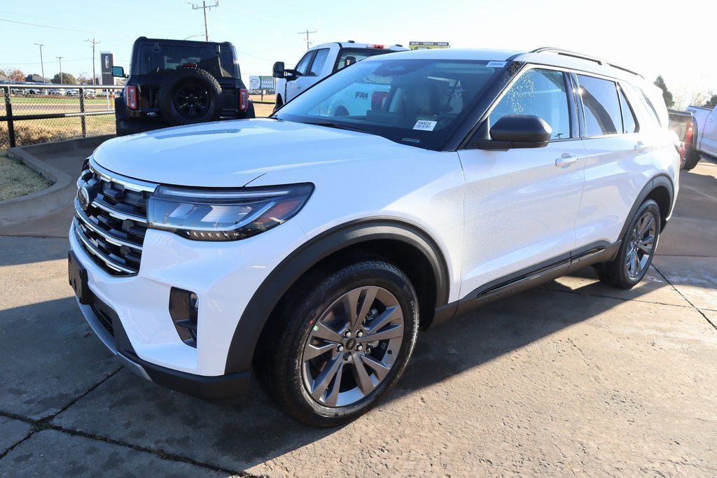 New 2026 Ford Explorer Active w/ Active Comfort Package image 11