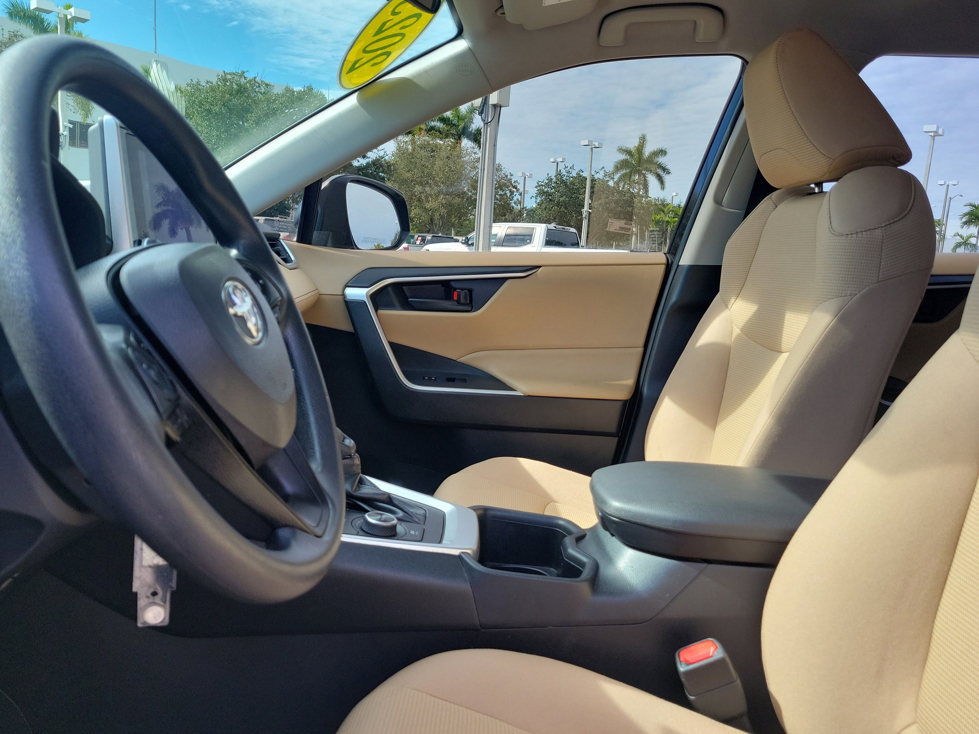 Used 2023 Toyota RAV4 LE image 20