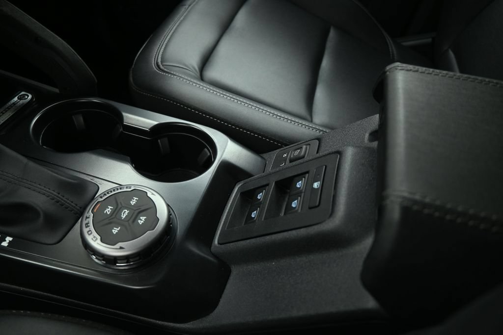 Certified 2025 Ford Bronco Badlands AWD/4WD image 18