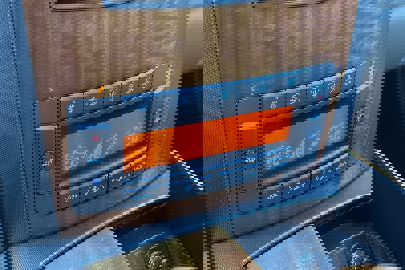 Used 2006 Cadillac XLR image 20