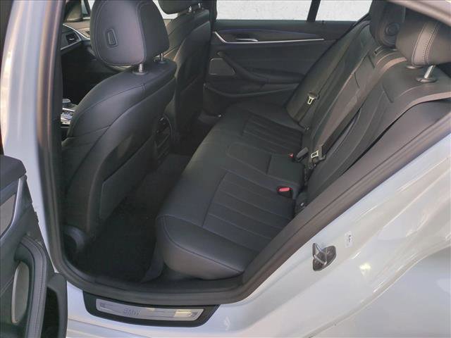 Used 2023 BMW 530e w/ Premium Package image 20