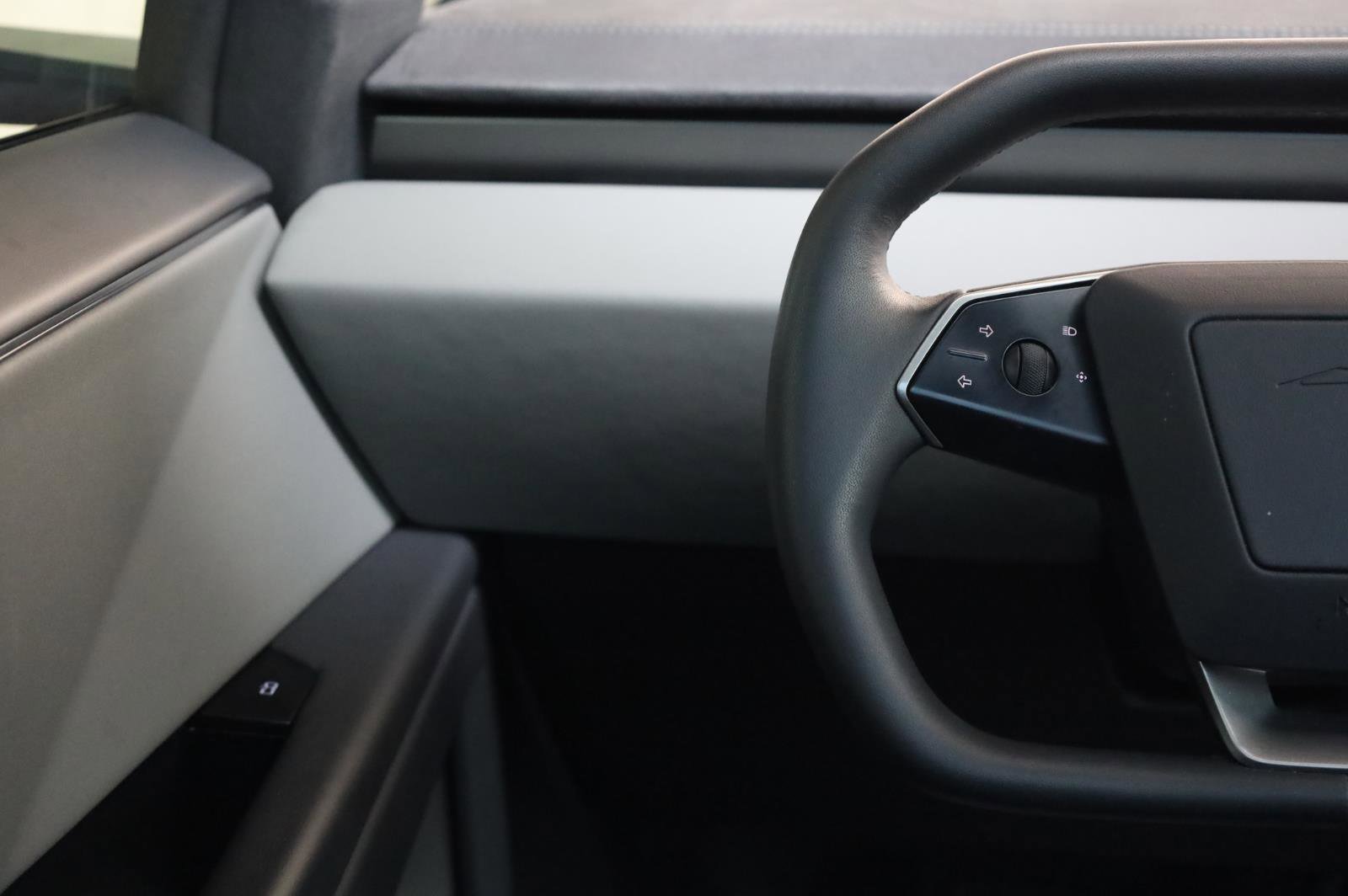 Used 2024 Tesla Cybertruck Cyberbeast AWD/4WD image 32