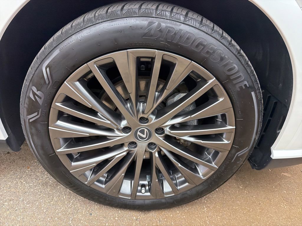 Used 2023 Lexus RX 350 w/ Accessory Package (K3) image 35