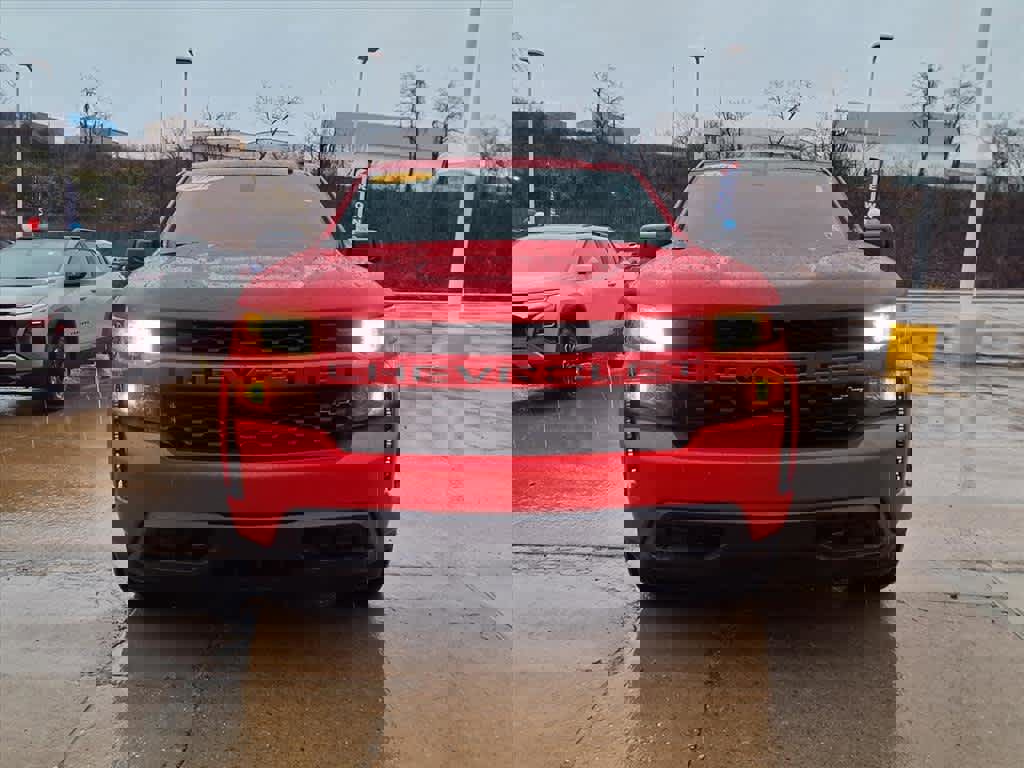 Used 2020 Chevrolet Silverado 1500 Custom w/ Custom Value Package image 3