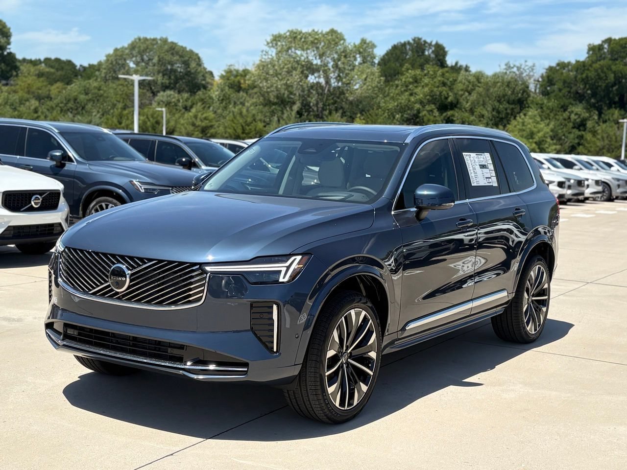 New 2026 Volvo XC90 B6 Ultra w/ Protection Package AWD/4WD image 4