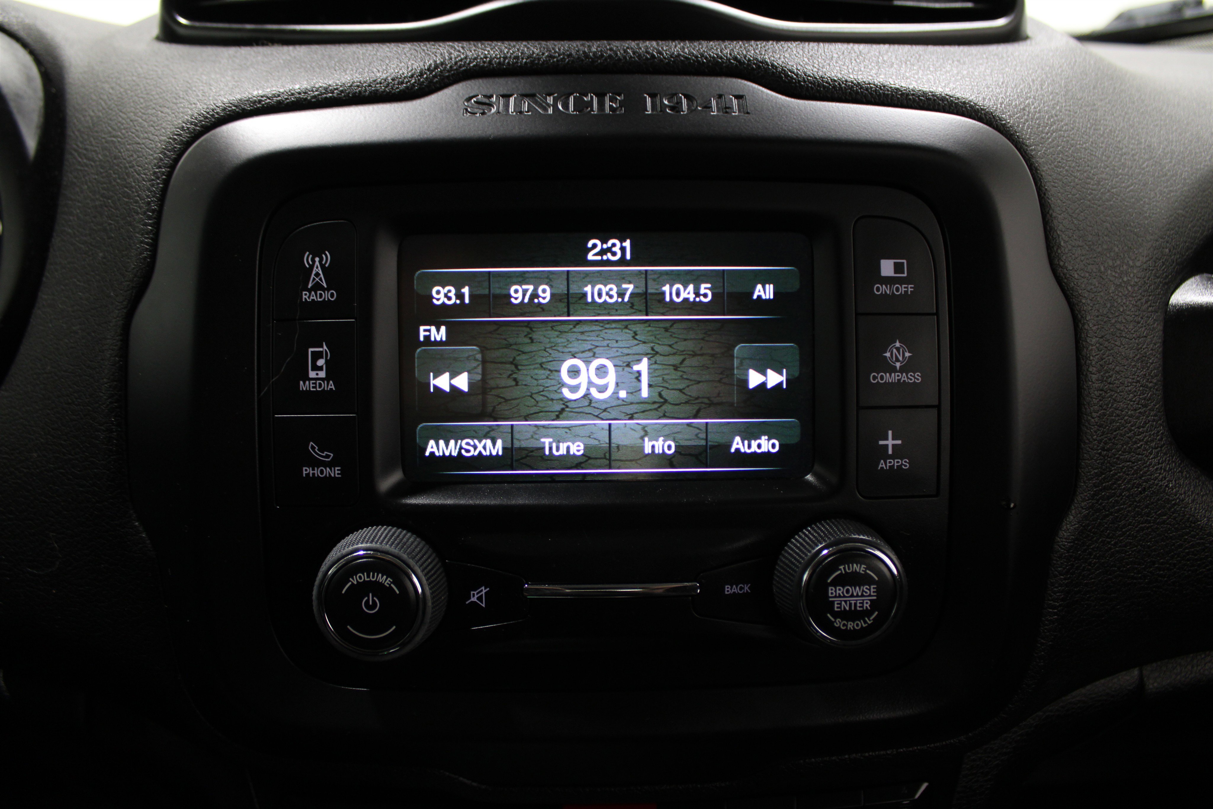 Used 2016 Jeep Renegade Latitude w/ Cold Weather Group image 14