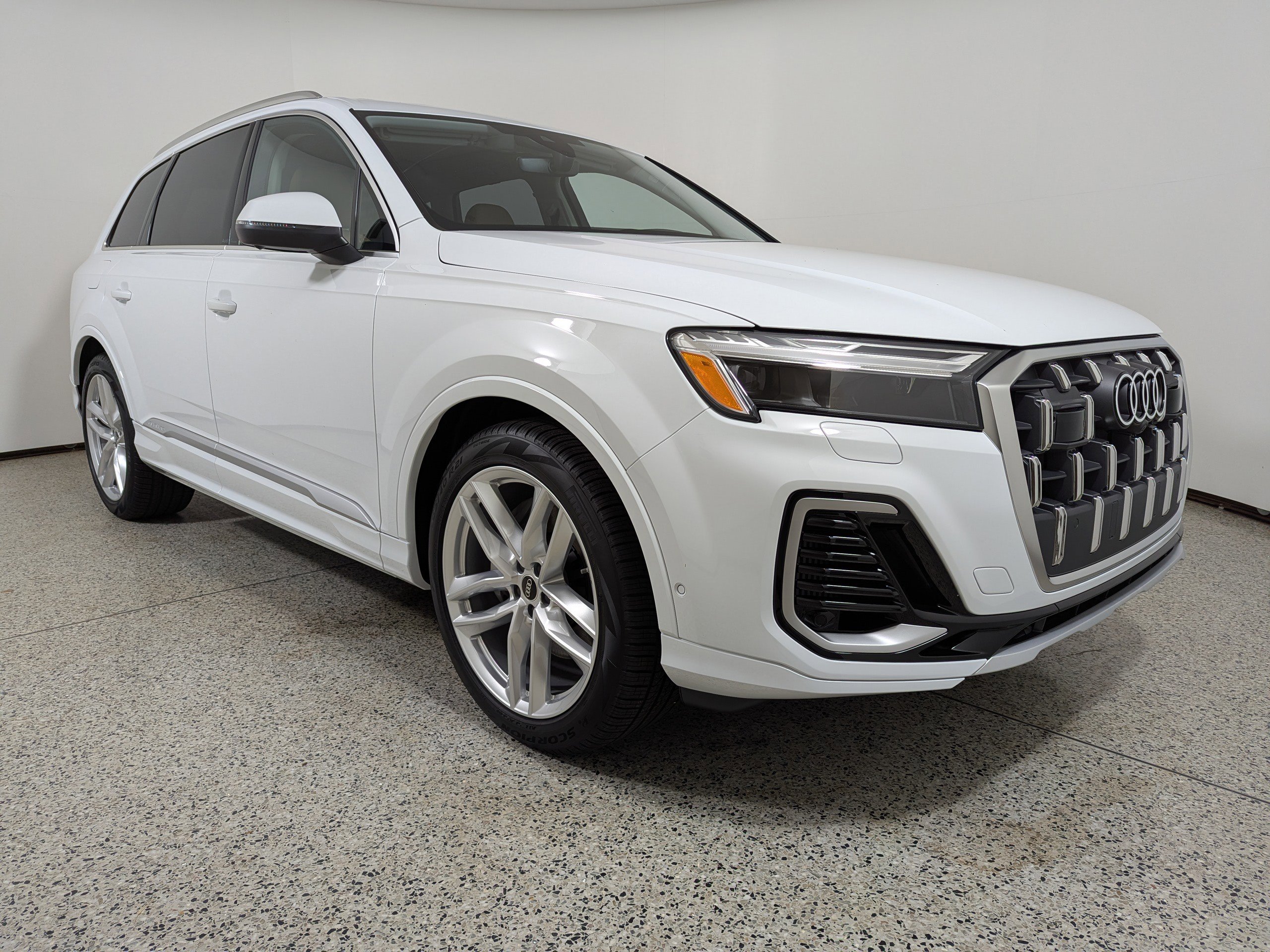 New 2025 Audi Q7 3.0T Premium Plus