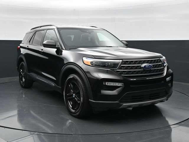 Used 2023 Ford Explorer XLT w/ Equipment Group 202A AWD/4WD image 4