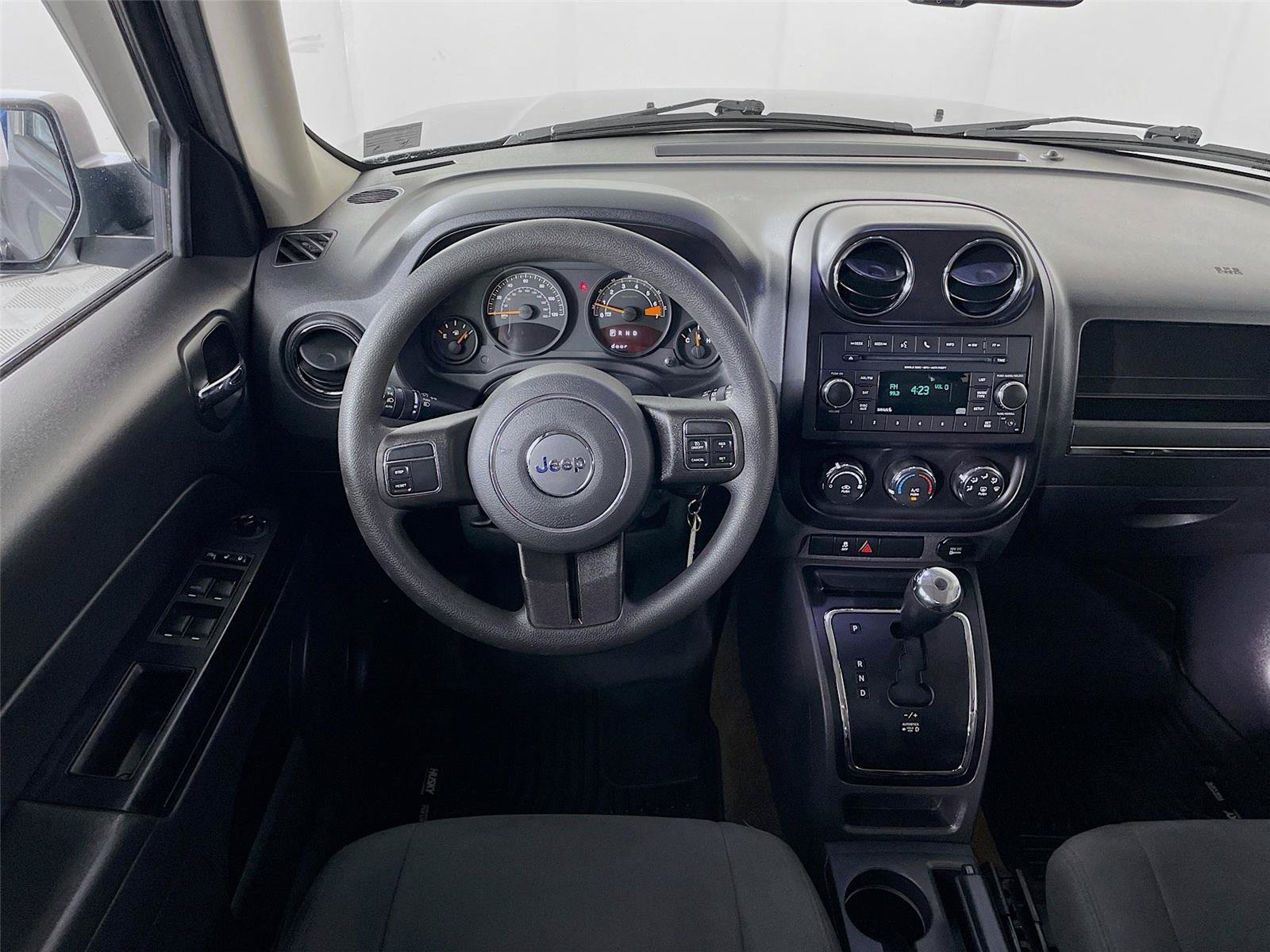 Used 2017 Jeep Patriot Sport w/ Power Value Group AWD/4WD image 21