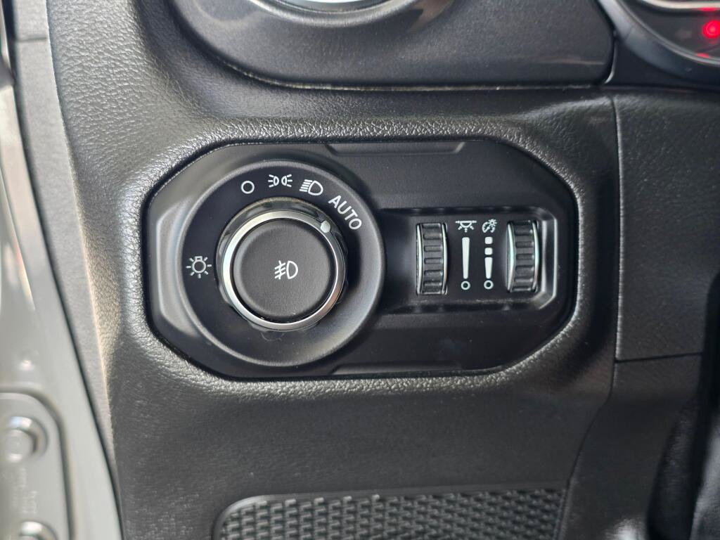 Used 2021 Jeep Wrangler Unlimited Rubicon AWD/4WD image 26