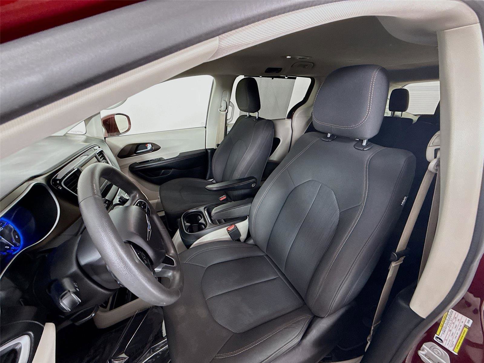 Used 2018 Chrysler Pacifica Touring Plus image 18