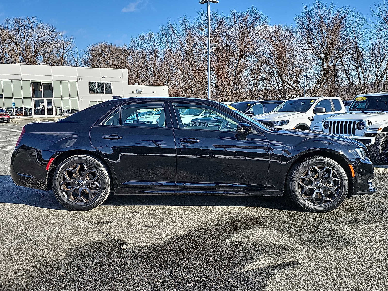 Used 2023 Chrysler 300 Touring L w/ Comfort Group image 7