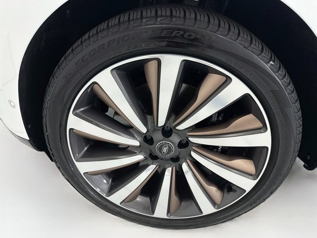 Used 2024 Land Rover Range Rover SV AWD/4WD image 29