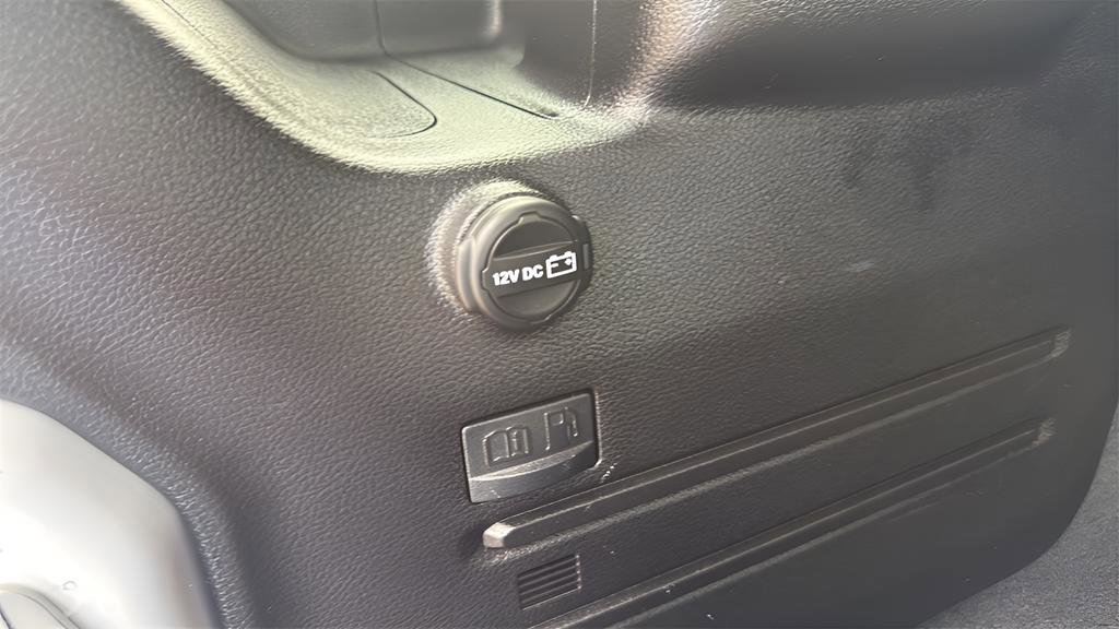 Used 2024 Jeep Wrangler Unlimited Sahara AWD/4WD image 36