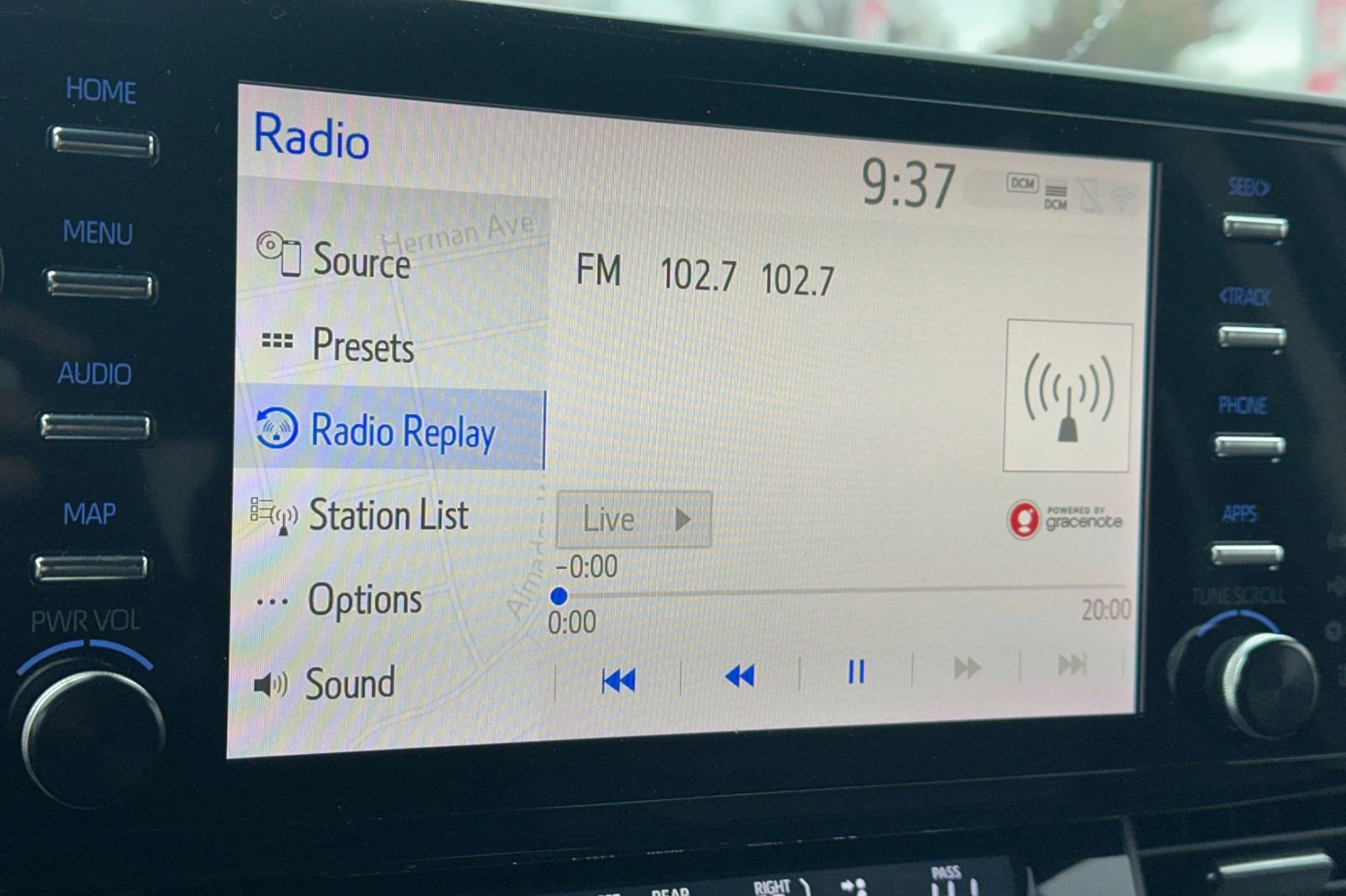 Used 2023 Toyota Sienna Platinum image 26