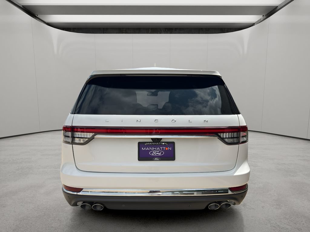 Used 2023 Lincoln Aviator Reserve w/ Elements Package Plus AWD/4WD image 4